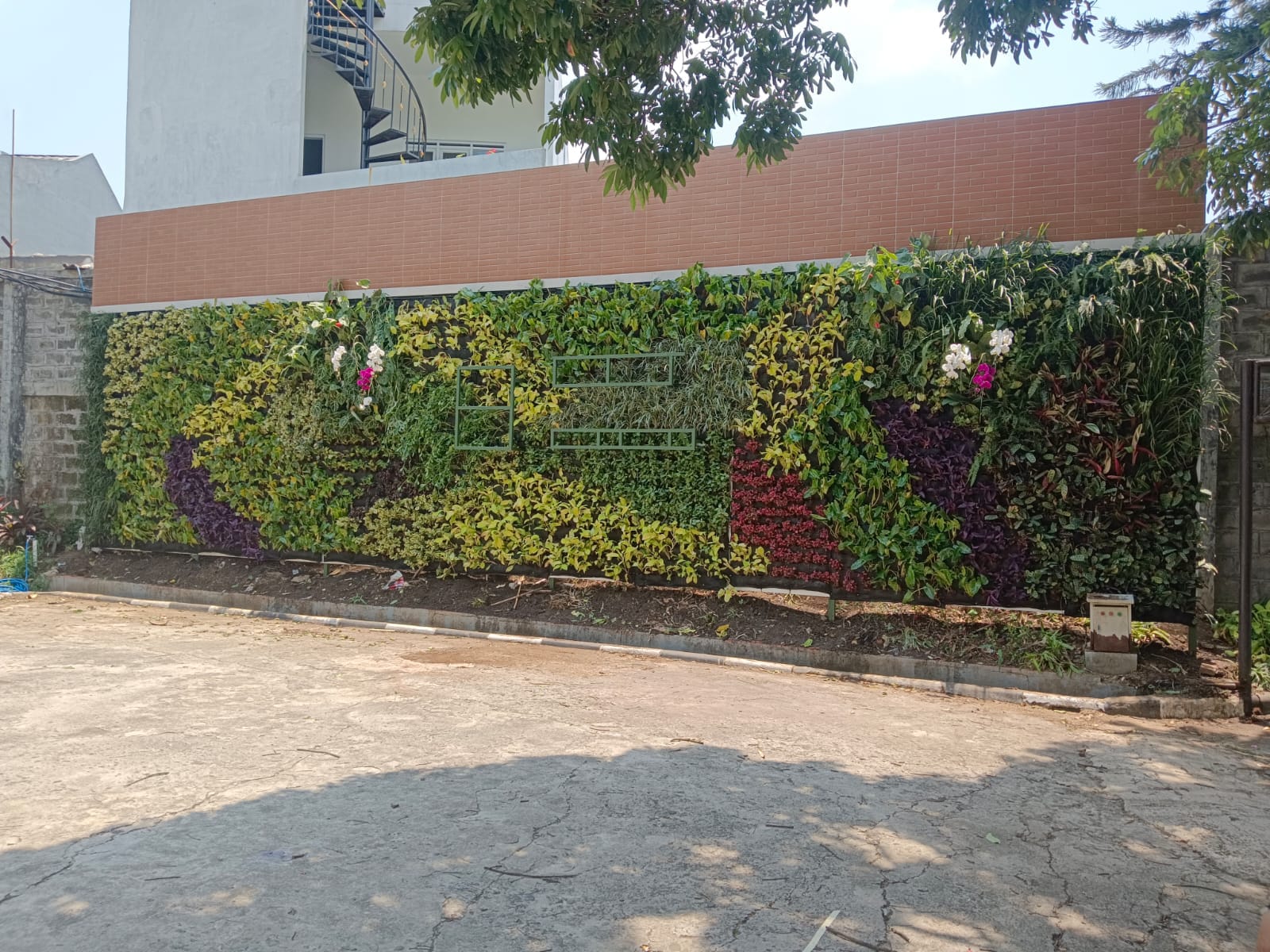 Pembuatan Vertical Garden Bandung